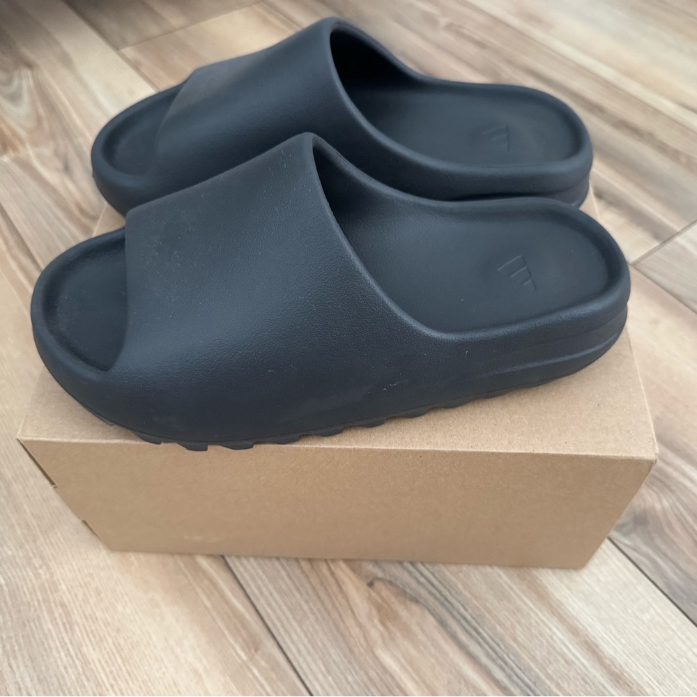 Adidas Yeezy Slides